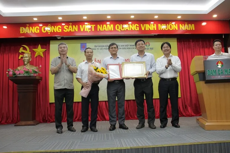 pvcfc to chuc le gan bien cong trinh san xuat phan bon phuc hop tu urea nong chay cong suat 300000 tannam